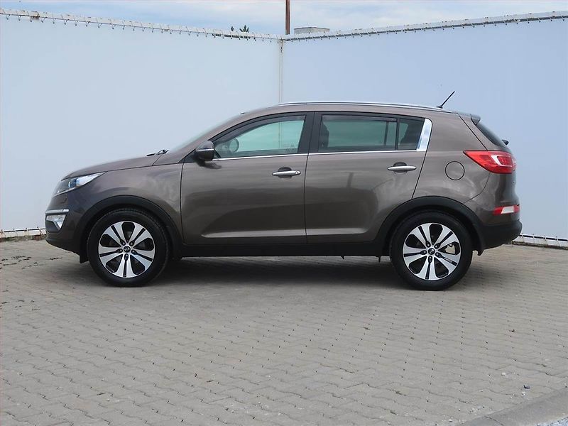Kia Sportage (2012) Gold 1.7 CRDi, Serv.kniha - fotka 3 z 17
