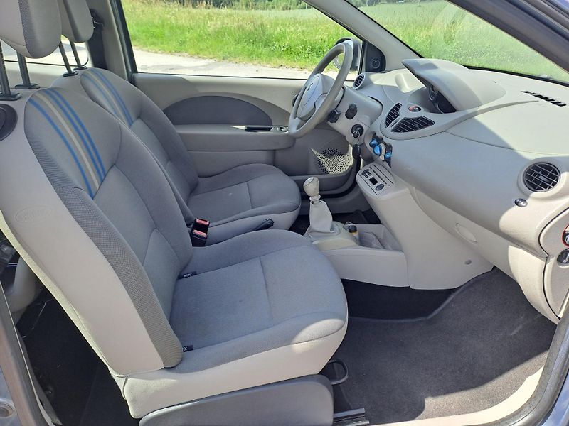Renault Twingo 1.2 2 x KOLA, KLIMA - fotka 13 z 21