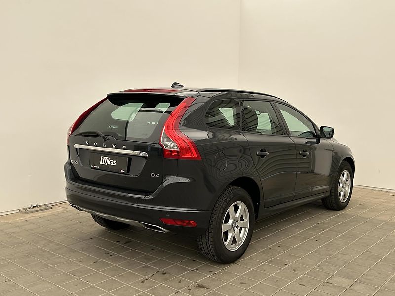 Volvo XC60 2.0  D4 Momentum - fotka 5 z 25