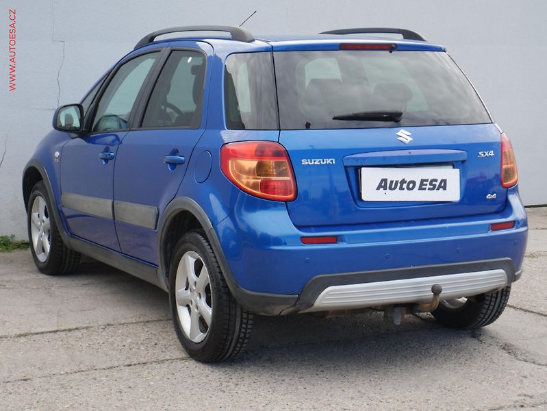 Suzuki SX4 (2008) 1.9DDiS 4x4, ČR, AC, park - fotka 4 z 18