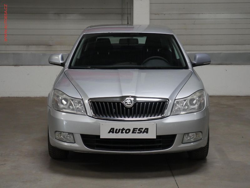 Škoda Octavia (2010) 1.2TSI, ČR, AC, STK11/27 - fotka 2 z 14
