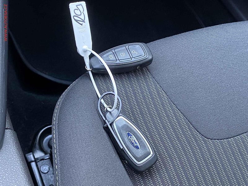 Ford Focus (2014) 1.0 EB, Titanium, bixen, navi - fotka 19 z 19