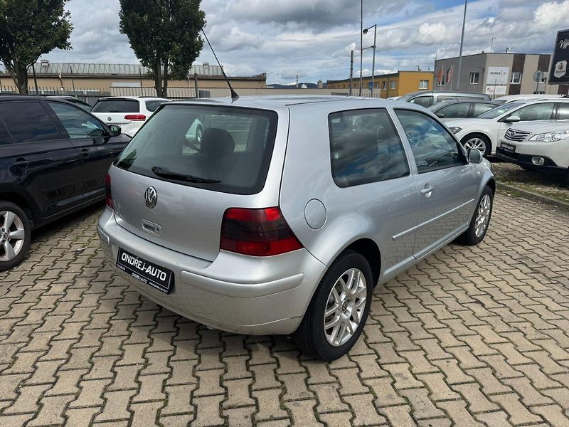 Volkswagen Golf (2003) 1,9 TDI 96 KW STK BRZDY - fotka 8 z 43