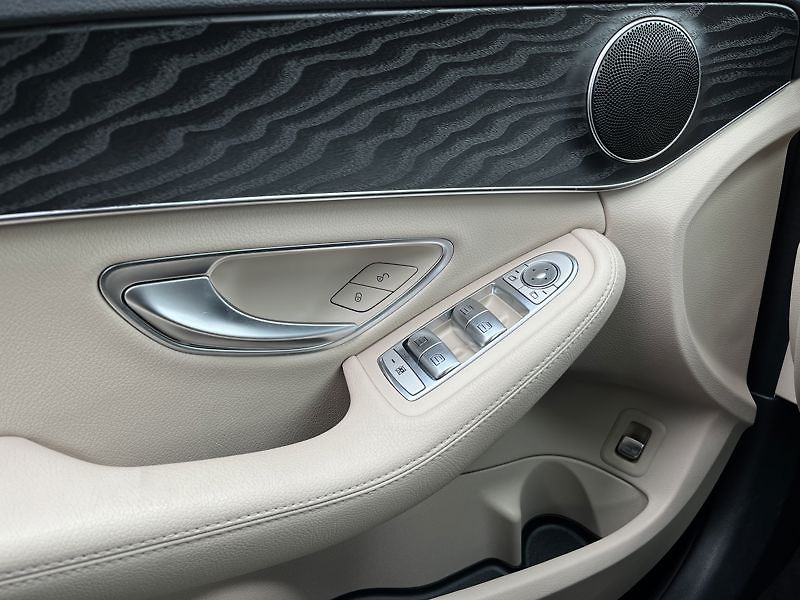Mercedes-Benz Třídy C 160 AMG Line - fotka 13 z 21