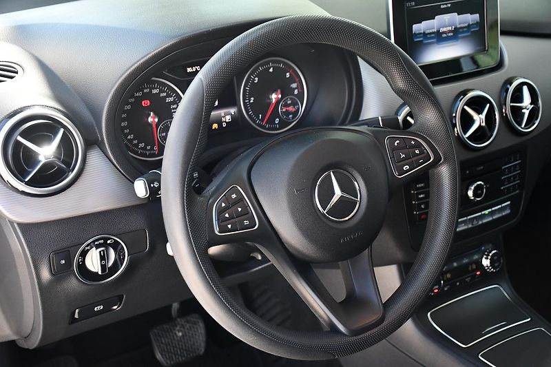 Mercedes-Benz Třídy B 220d PDC 4M N.TOP VYHŘ.SEDAČ - fotka 16 z 38