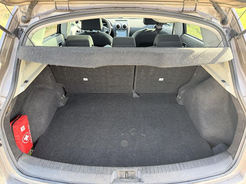 Nissan Qashqai (2008) - fotka 17 z 28