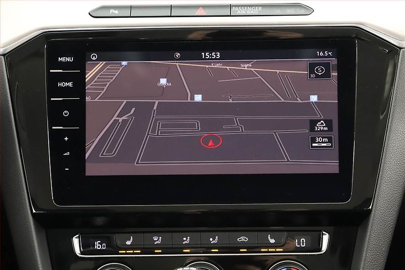 Volkswagen Passat (2019) 1.5 TSI, Automat, Kůže, Navi - fotka 16 z 19