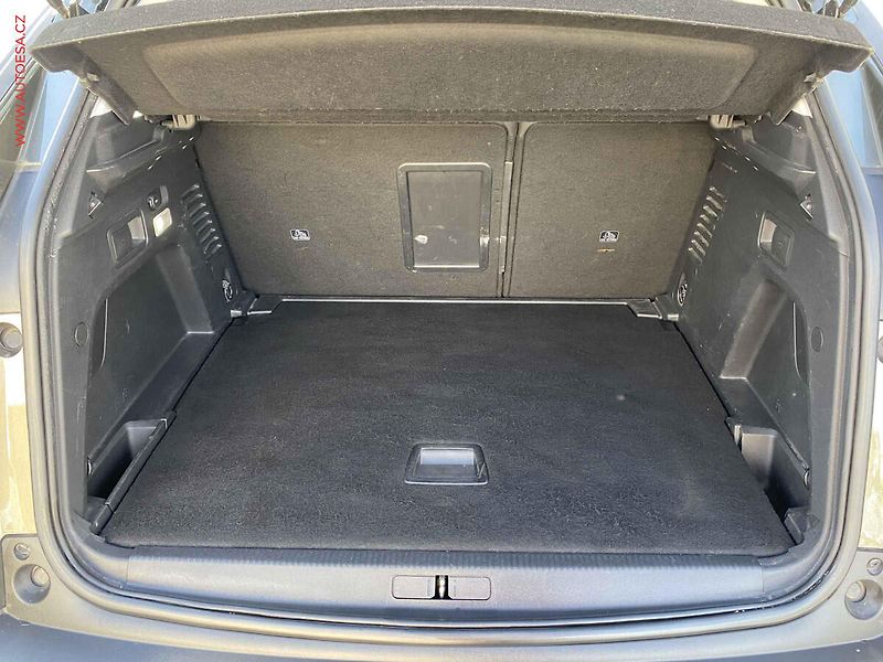 Peugeot 3008 (2017) 1.6 HDi, Allure, navi, kamera - fotka 7 z 19