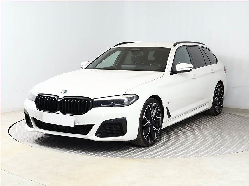 BMW Řada 5 (2021) M Sport 530d xDrive - fotka 2 z 21
