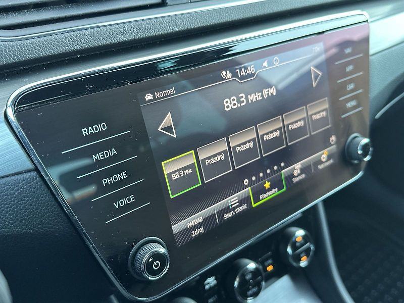 Škoda Superb (2022) 1.5 TSI DSG Style + - fotka 13 z 36