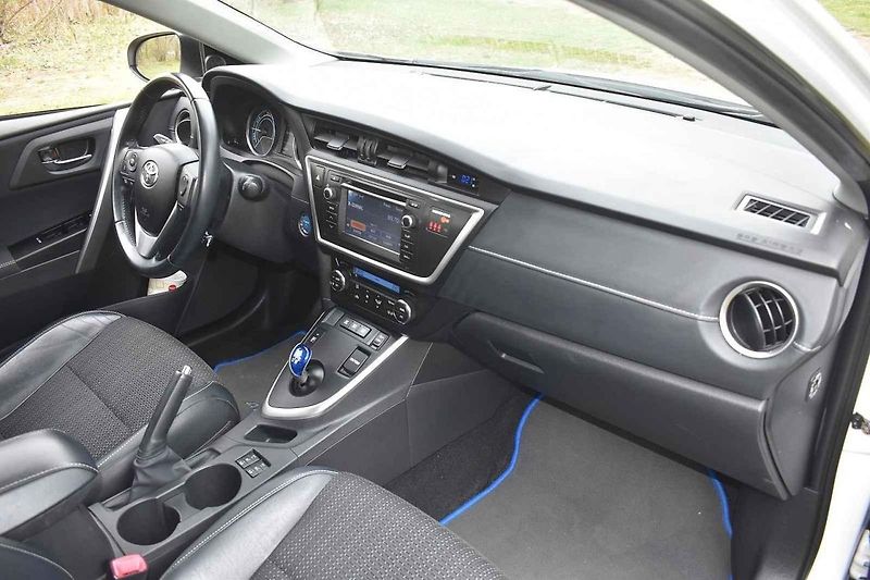 Toyota Auris hybrid je dlouhověká ojetina s nízkou spotřebou