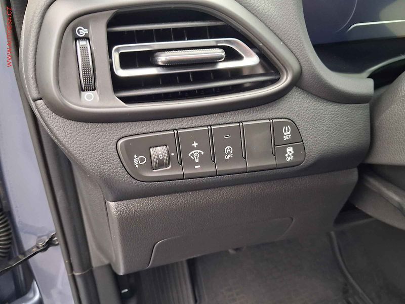 Hyundai i30 (2024) 1.5 DPI, ČR, LED, navi - fotka 15 z 20