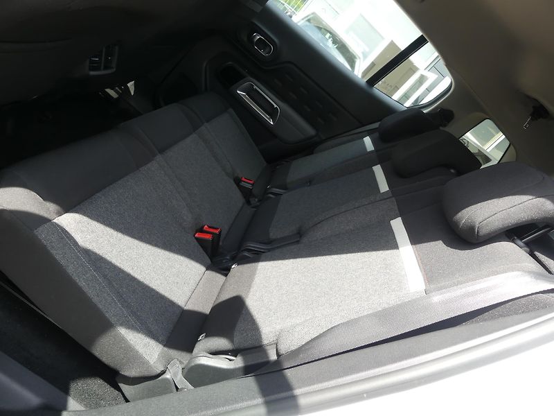Citroën C5 Aircross (2022) 1,2 PureTech 130 - fotka 10 z 20