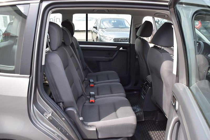 Volkswagen Touran (2010) 1.6TDI 77kw TRENDLINE BMT NAV  - fotka 36 z 48