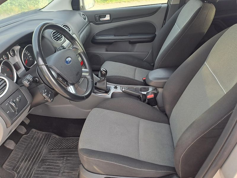 Ford Focus (2011) 1.6 TDCi, DOLOŽENÉ KM, PĚKNÝ  - fotka 10 z 30