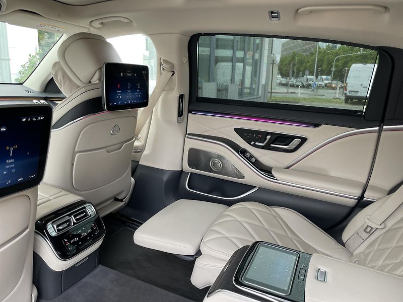 Mercedes-Benz Třídy S Maybach 580 4Matic - fotka 41 z 45