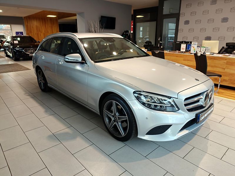 Mercedes-Benz Třídy C 220 d Avantgarde kombi - fotka 3 z 31