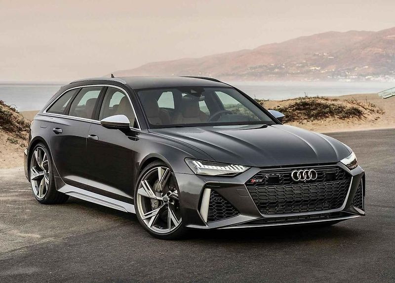 Audi RS6 Avant - současné provedení ve společnosti minulých generací