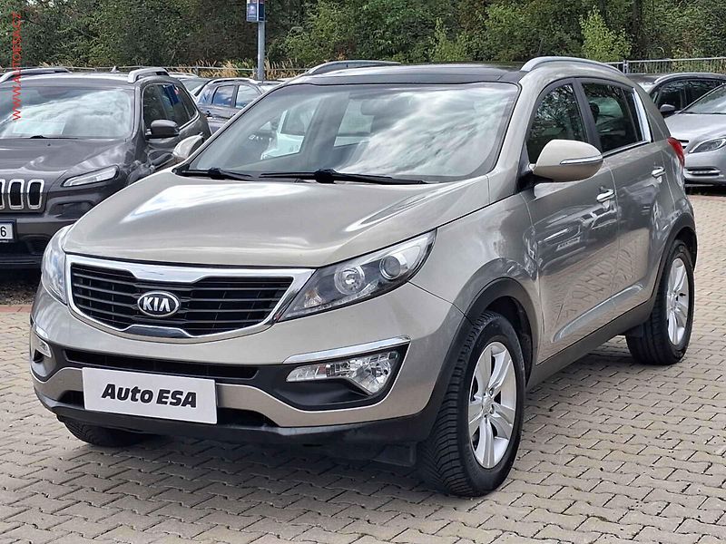 Kia Sportage (2013) 1.6 GDi, Active, navi - fotka 3 z 17
