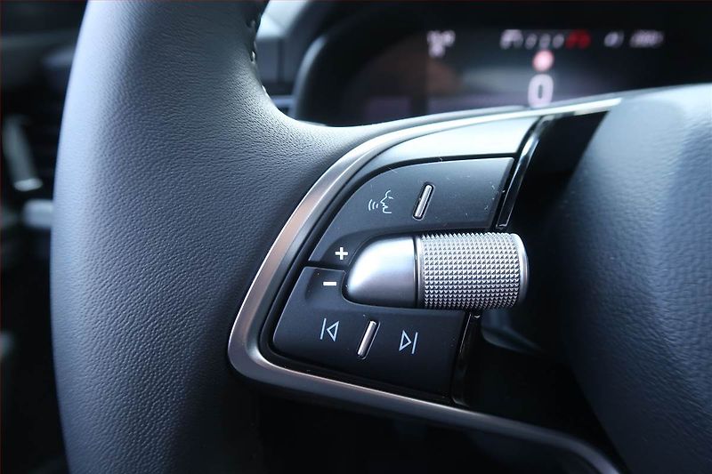 Škoda Kamiq (2025) 1.0 TSI - fotka 16 z 21