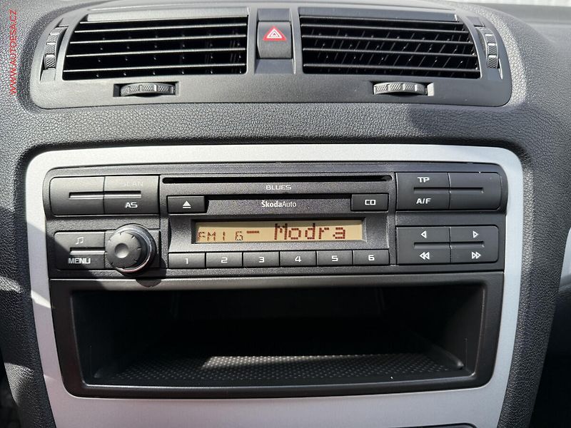Škoda Octavia (2009) 1.6 MPi, Ambiente, AC - fotka 12 z 13