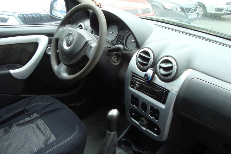 Dacia Logan (2009) 1.5 DCi - fotka 32 z 44