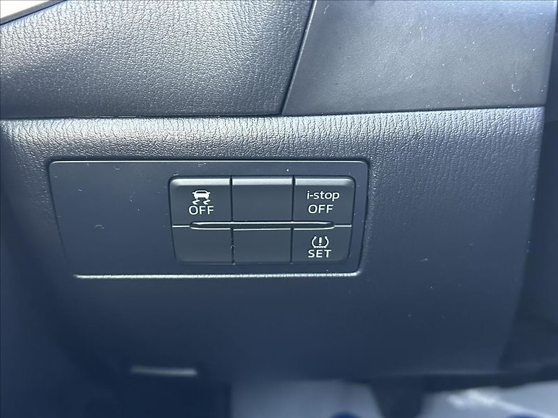 Mazda 3 2,0 EXCLUSIVE G120 - fotka 21 z 26