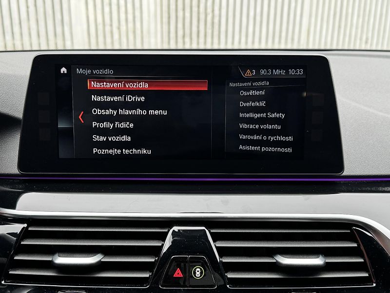 BMW Řada 5 540xD-M-PAKET-R20-LED-SERVIS - fotka 19 z 28