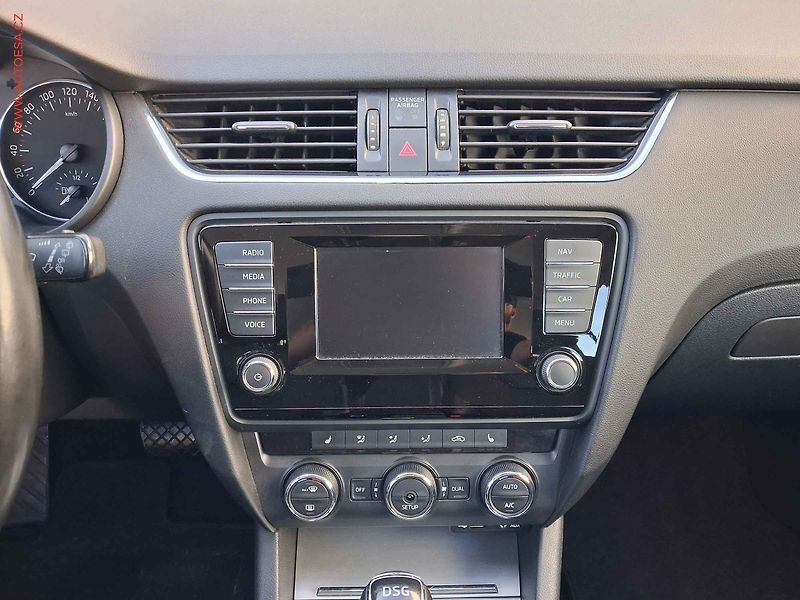 Škoda Octavia (2013) 1.6 TDi, Elegance, DSG, TZ - fotka 12 z 17