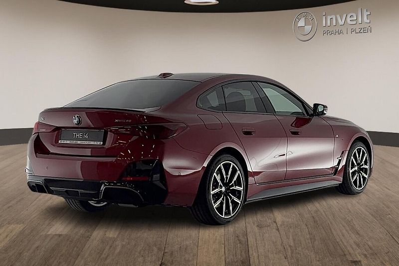 BMW i4 xDrive40 - fotka 3 z 24