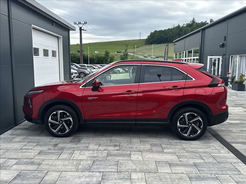 Mitsubishi Eclipse Cross 2,4 PHEV 188PS  A/T 4x4 - fotka 11 z 52