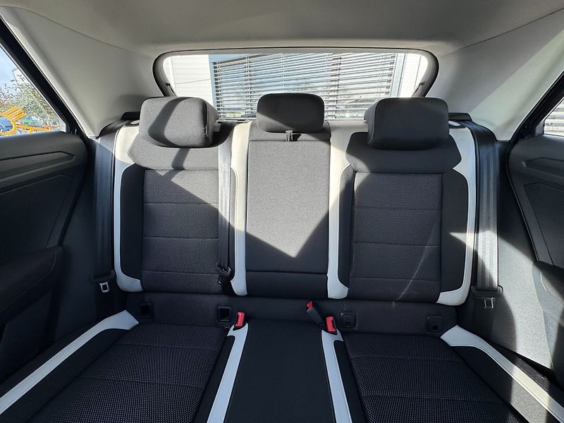 Volkswagen T-Roc (2019) SPORT 1.5 TSI DSG - fotka 13 z 40