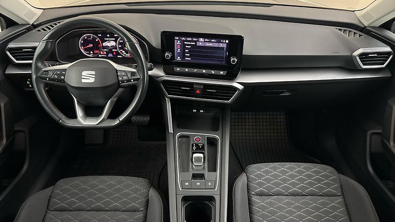 Seat Leon 2.0 TDI DSG FR Sportstourer - fotka 8 z 25
