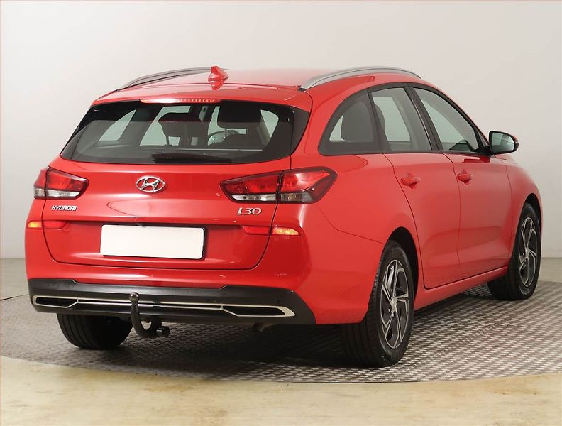 Hyundai i30 (2022) 1.0 T-GDI, ČR,1.maj - fotka 5 z 21