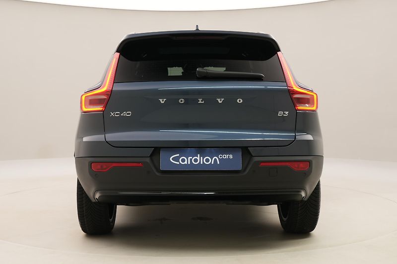 Volvo XC40 (2026) B3 AUT DARK ULTRA  - fotka 11 z 61