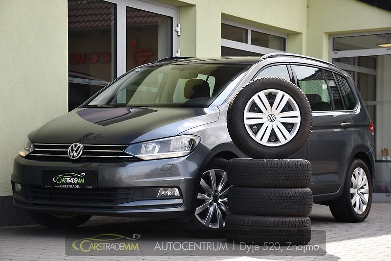Volkswagen Touran 2.0TDi DSG TAŽNÉ 2xKOLA  - fotka 2 z 52