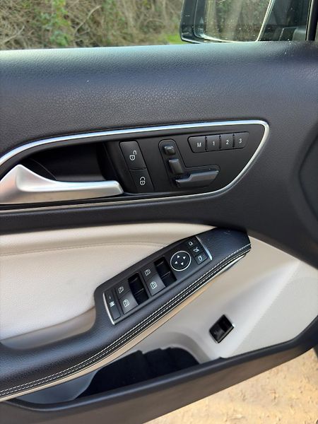 Mercedes-Benz GLA (2014) 220 CDI 4MATIC  - fotka 16 z 20