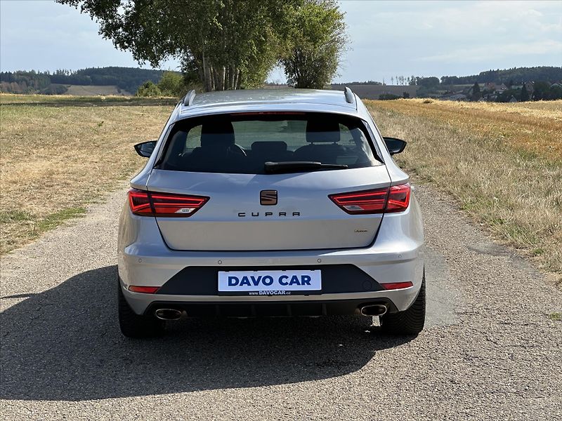 Seat Leon 2,0 TSI Cupra 221kW 4Drive DSG - fotka 6 z 32