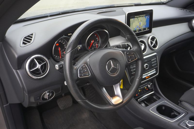 Mercedes-Benz CLA (2017) 200 2,2D SHOOTINGBRAKE AUT. - fotka 9 z 24