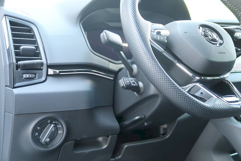 Škoda Karoq (2023) SPORTLINE 1.5 TSI 110 kW DSG - fotka 19 z 29