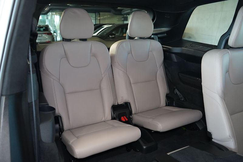 Volvo XC90 T8 ULTRA Bright, Masáž, Bowers - fotka 48 z 50