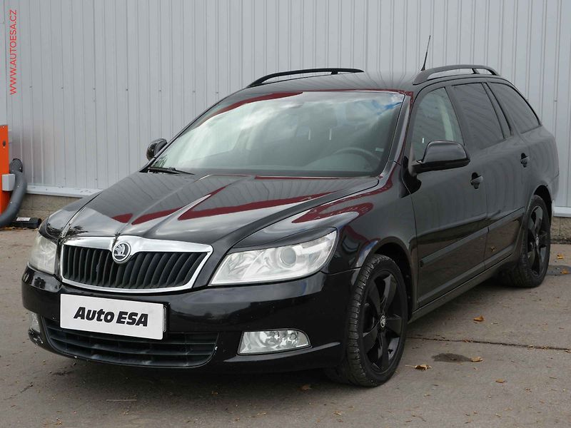 Škoda Octavia (2009) 1.9 TDi, Ambiente - fotka 3 z 24