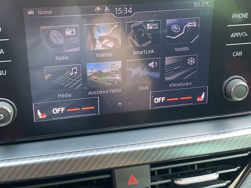 Škoda Kamiq (2021) 1.5 TSI Monte Carlo - fotka 18 z 38