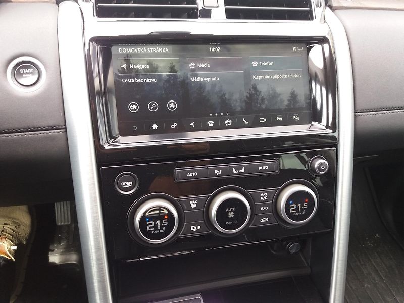 Land Rover Discovery 3.0D HSE Sd6,1.ČR,DPH !!! - fotka 18 z 22