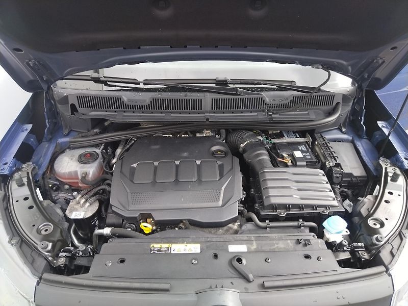 Volkswagen Caddy Maxi 2.0 TDI - fotka 22 z 22