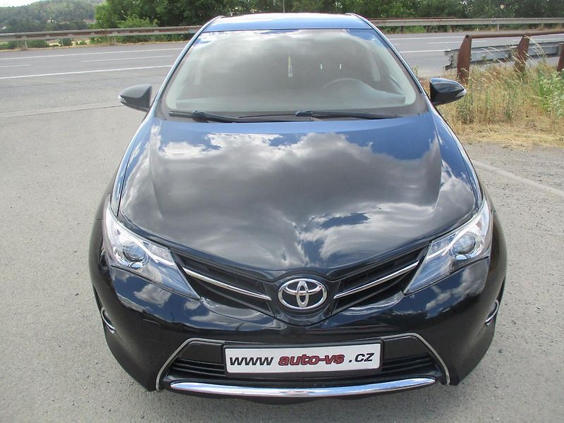Toyota Auris 1.6i VVTi*AUTOM*NAVI*VÝHŘEV*TZ - fotka 3 z 47