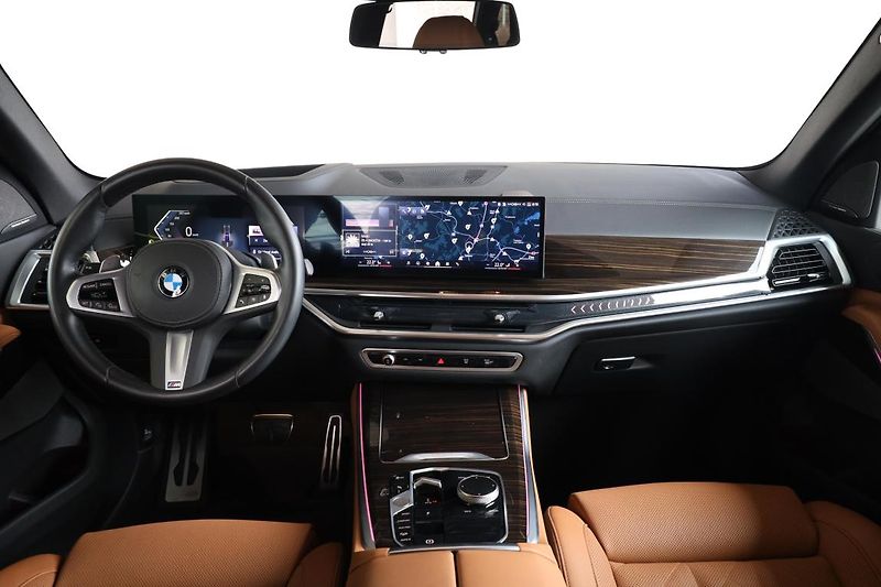 BMW X5 xDrive30d - fotka 5 z 26