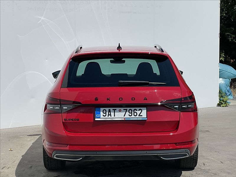 Škoda Superb 2,0 TDI Combi Sportline DCC - fotka 23 z 24