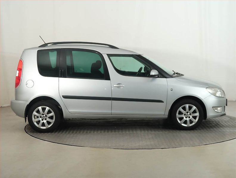 Škoda Roomster (2013) Ambition 1.2 TSI, ČR,1.maj - fotka 6 z 13