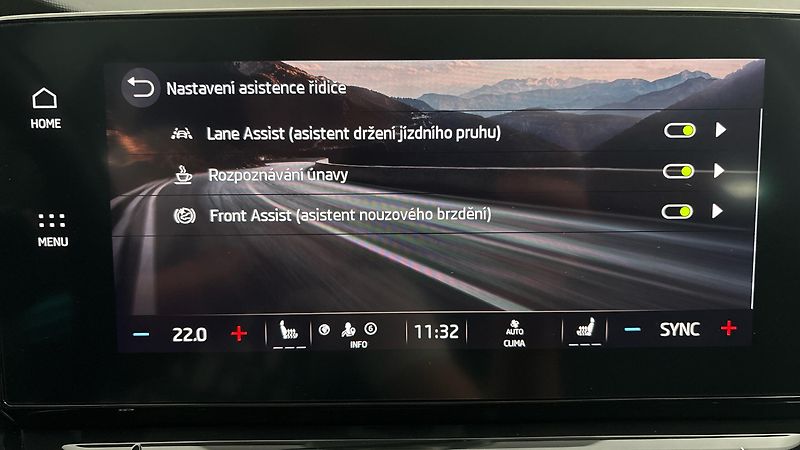 Škoda Octavia 2.0 TDI DSG Style Combi - fotka 23 z 25